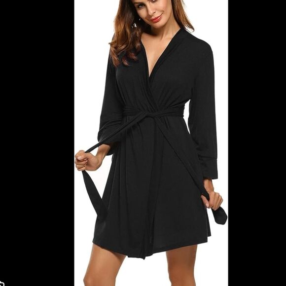 Other - Tahari Elegant Black Women's Robe